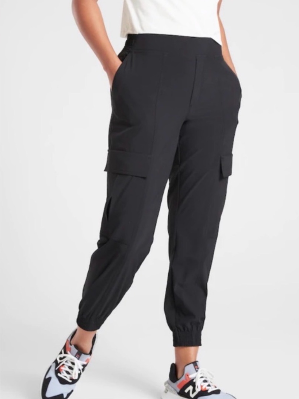 Athleta Chelsea Utility Jogger Black Cargo Jogger Pants Size 8 Athleisure